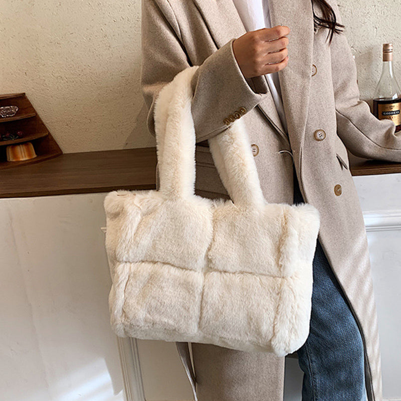 Dante Plush Handbag | Chic Winter Must-Have for Women