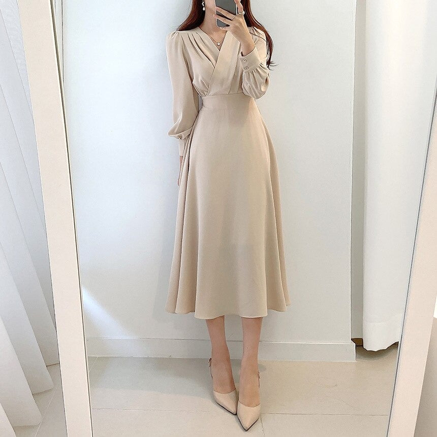 Stylish V-Neck A-Line Dress with Puff Sleeves